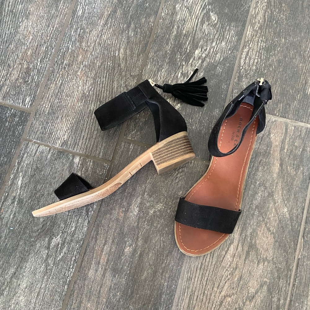Rock & Candy black block heel sandal.